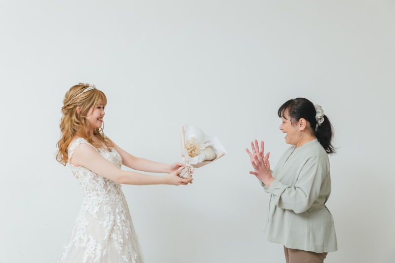 ファーストミートも兼ねてブーケのプレゼント!