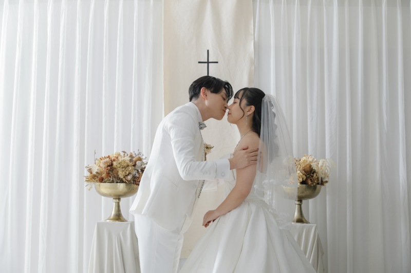 チャペル風スタジオに移動して