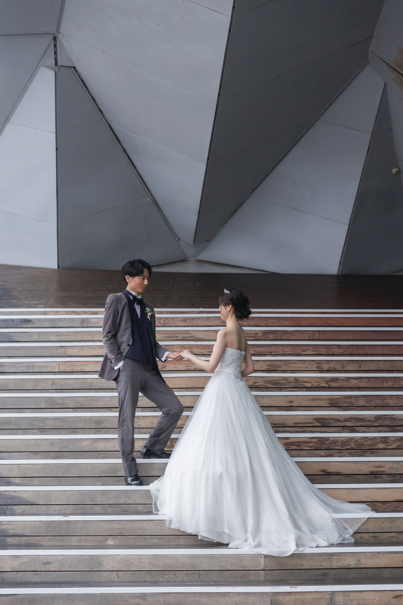 お二人で手を重ねて