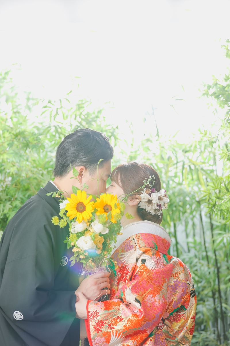 向日葵とのコントラストが綺麗