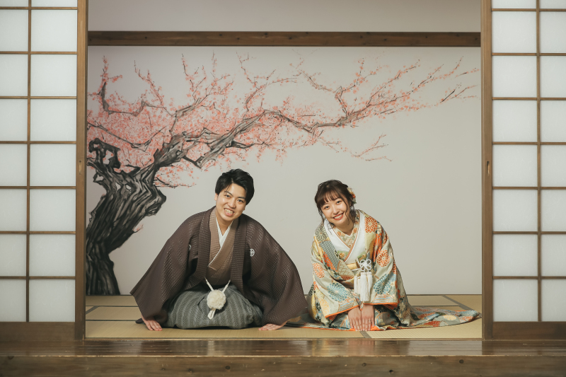 定番の正座のポーズも！