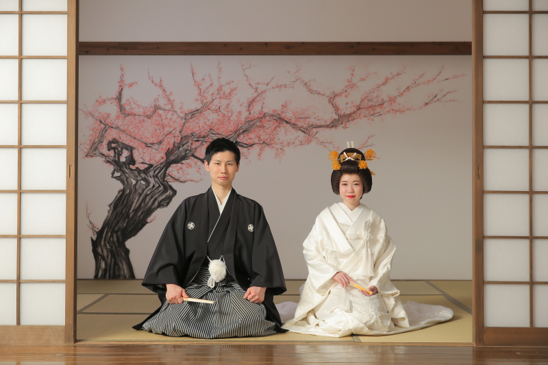 文金高島田のカツラ姿で嫁ぐ姿が感動的!