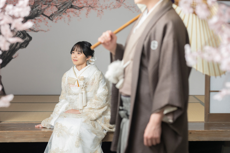 縁側で愛おしき人を待つ