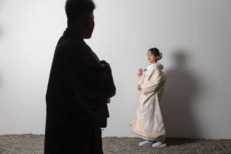 ご新郎様には影で