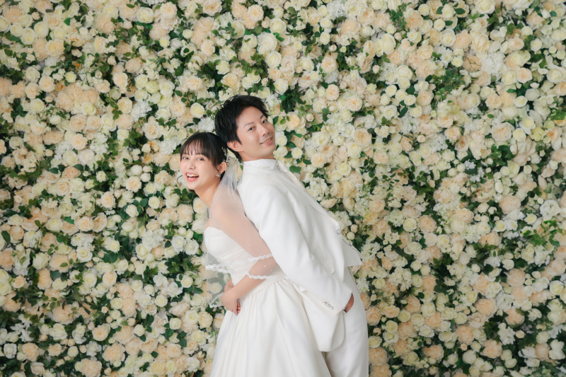 背中合わせ