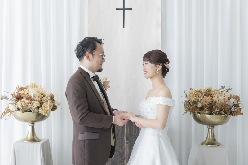見つめ合う誓いの瞬間