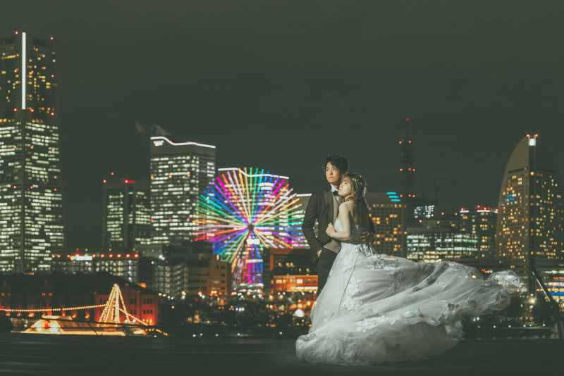 ドレスを靡かせて