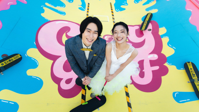 足元に広がる、極彩色のキャンバス。