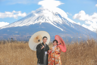 壮大な富士を背に