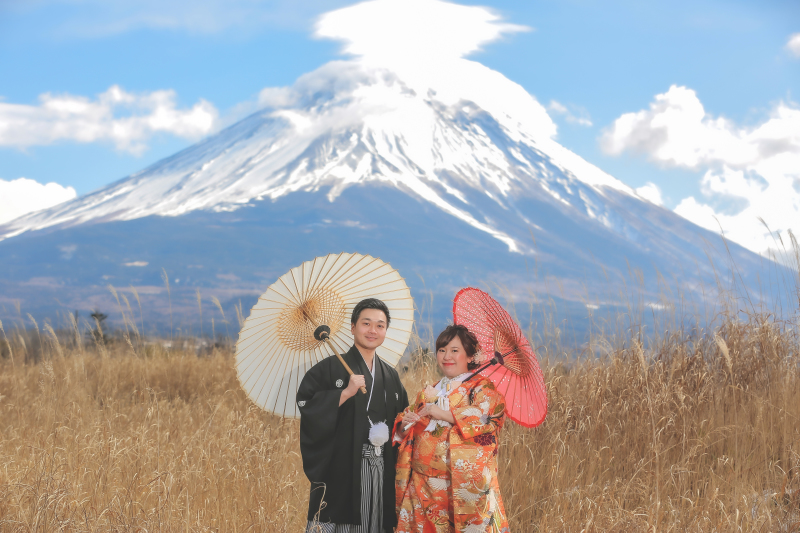 壮大な富士を背に