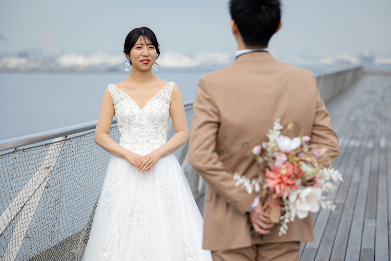 新郎さん越しの新婦さん