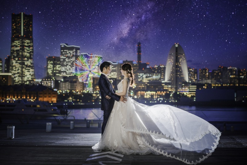 七色に光る観覧車