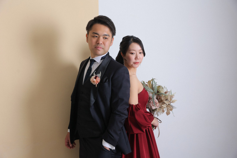 バイカラーの背景で