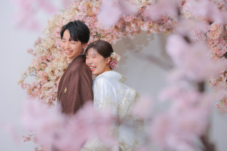 レースの打掛で桜と淡く　photo by 谷澤明美