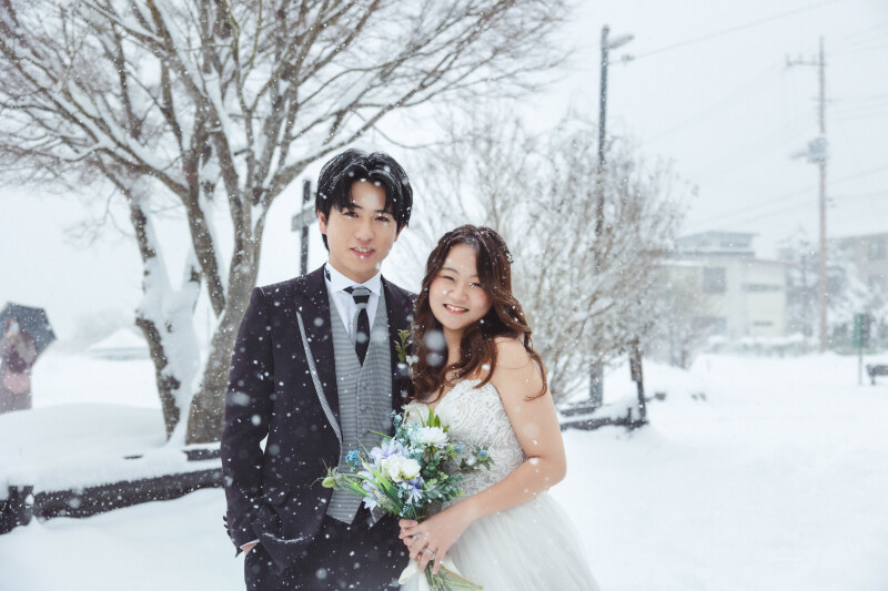 雪が舞う、祝福の瞬間