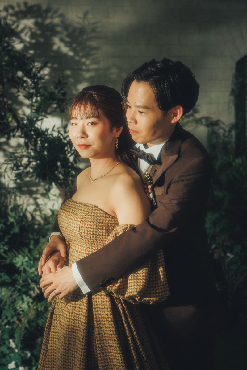 温かな光に包まれるスタジオでの撮影