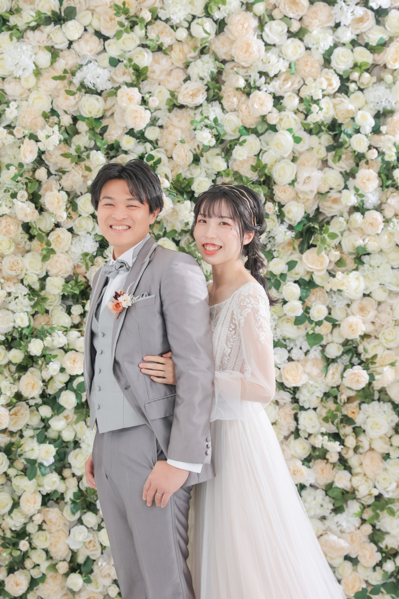 フラワーフォールの前で