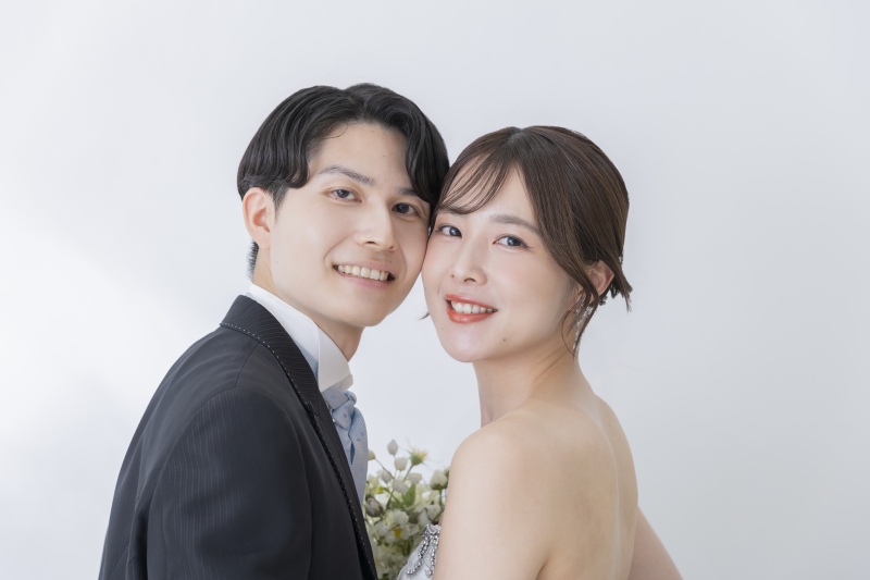 頬をギュッと寄せ合う至近距離