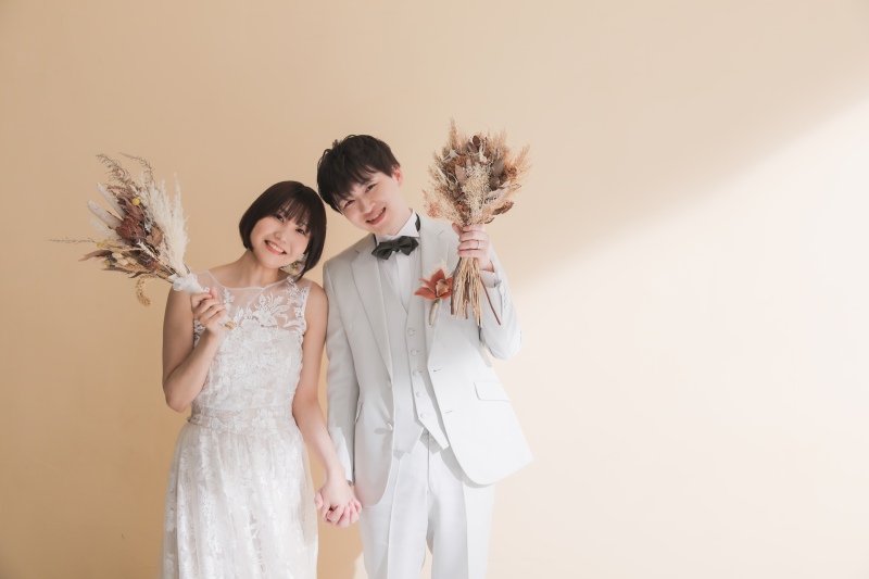 お二人でブーケを持って