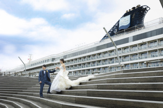 大桟橋　大型客船と一緒に