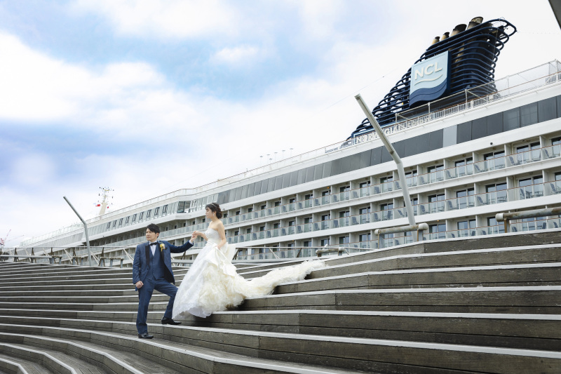 大桟橋 大型客船と一緒に