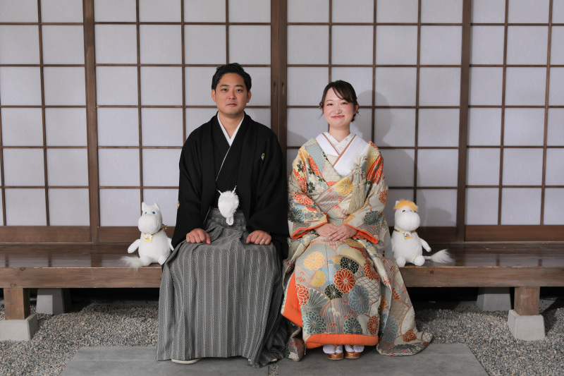 縁側で横に並べて