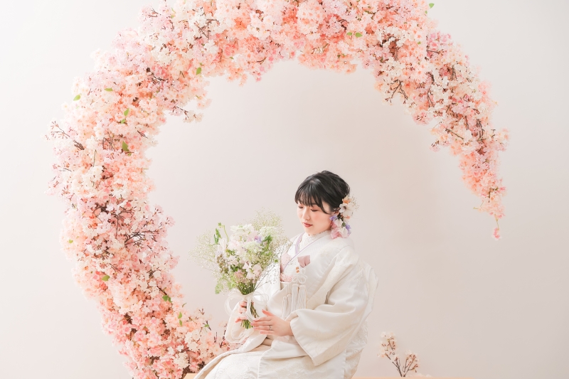 三日月型の桜のアーチ