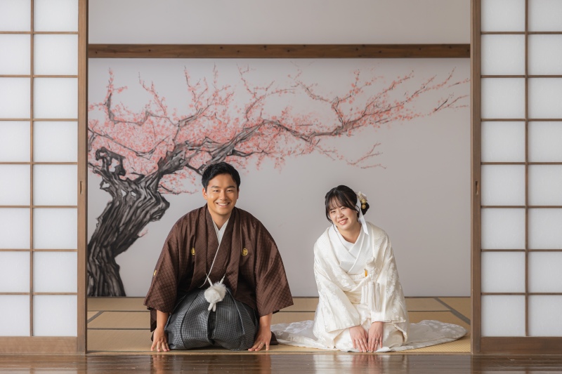 畳の上で正座して「よろしくお願いします」