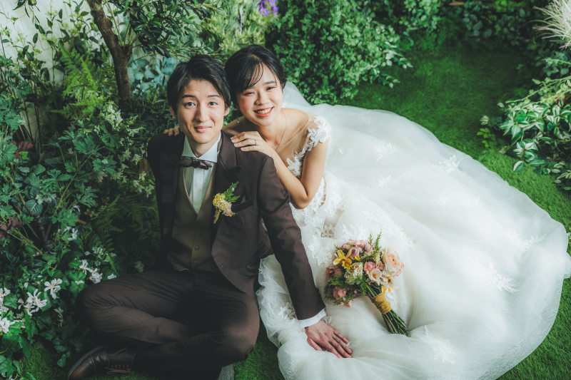 芝生の上でリラックス