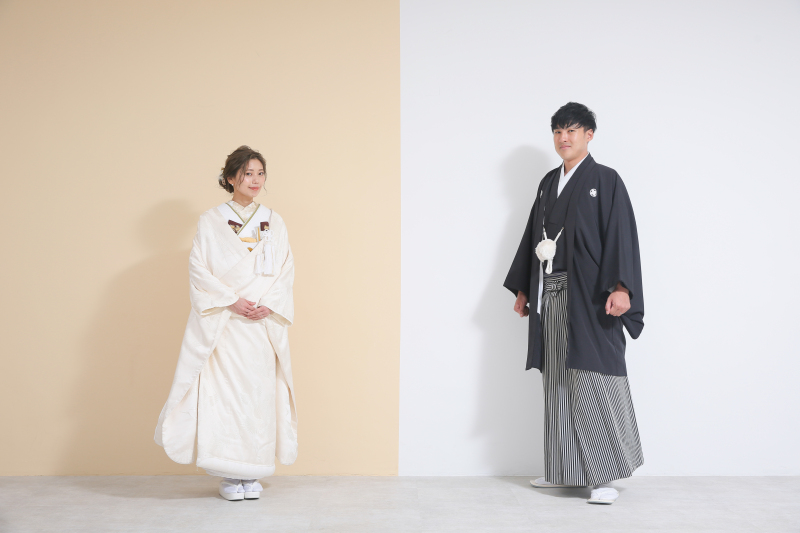 ベージュ&ホワイトでキリッと!