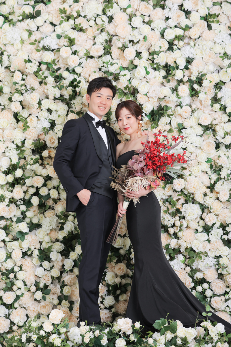 華やかなバラの背景で甘辛に