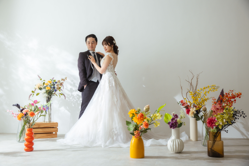 シンプルな背景で