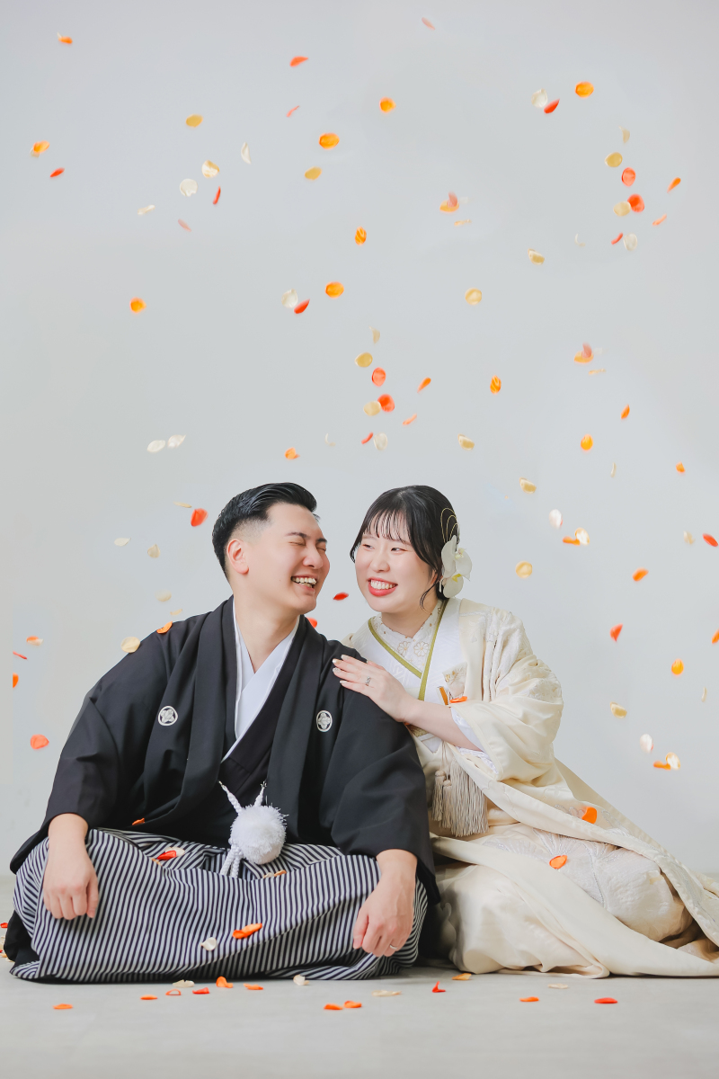 舞い降りる花びら