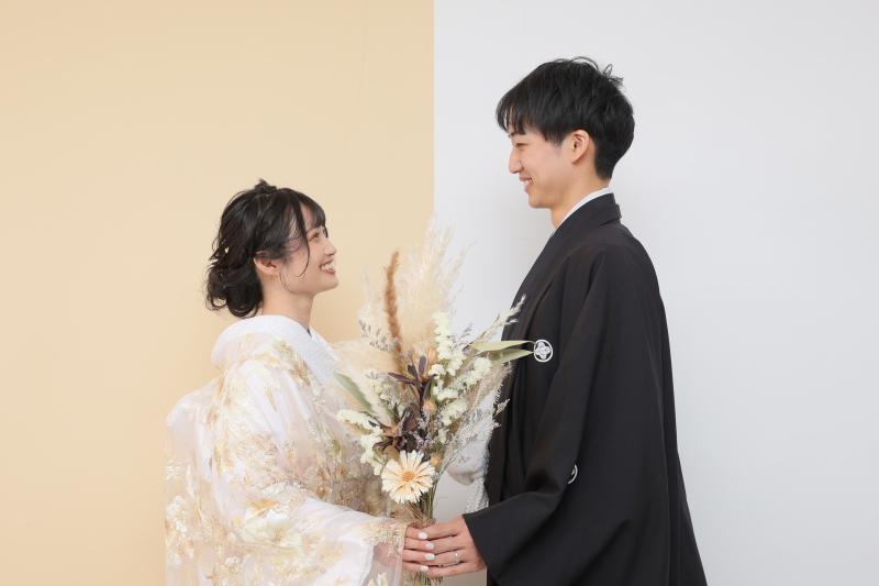 ベージュ×ホワイト