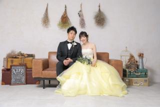 カラードレスも綺麗に映えるハウススタジオ