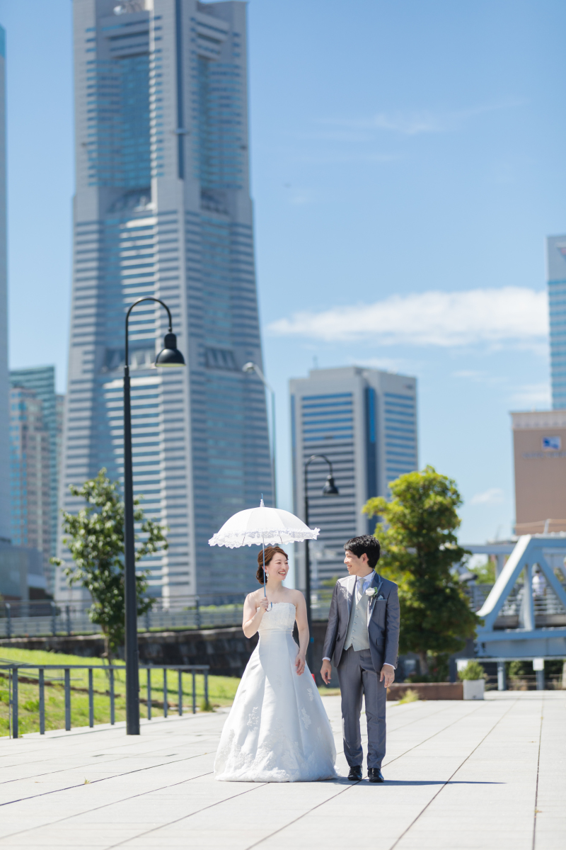 みなとみらいの背景をバックに!