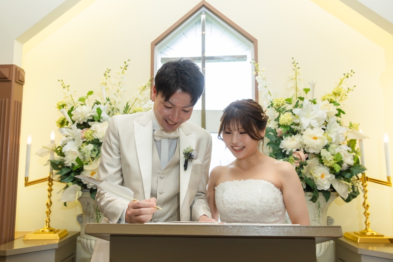 結婚式のような場面も！