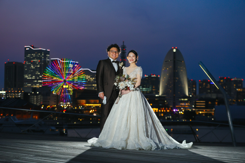 みなとみらいを背景に