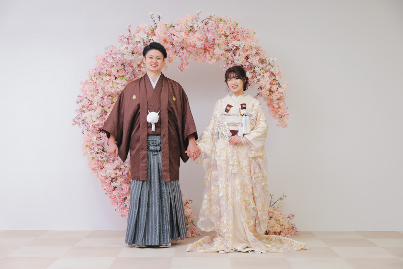 桜のアーチとパステル打掛が可愛い♡