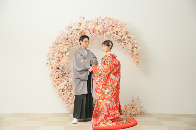 桜のアーチで大人可愛く!