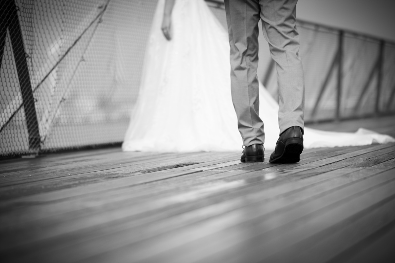 歩み寄るカット