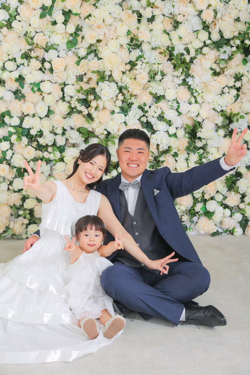 お花畑の前でリラックス。