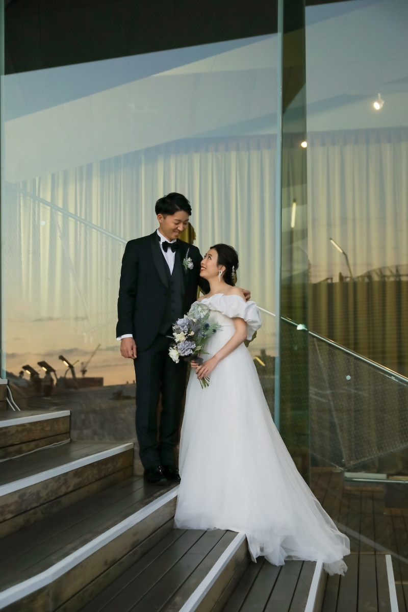 階段で見つめ合いショット♡