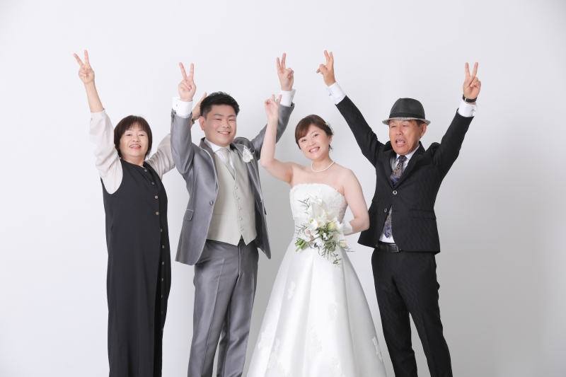 【素敵なサプライズ】家族みんなでフォトウエディング◎【洋装ハウススタジオ】