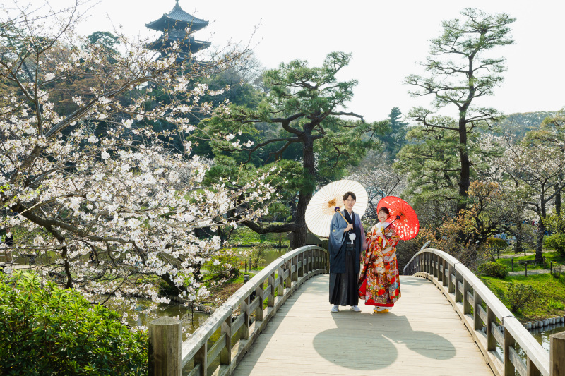 庭園を彩る、和装の美しさ