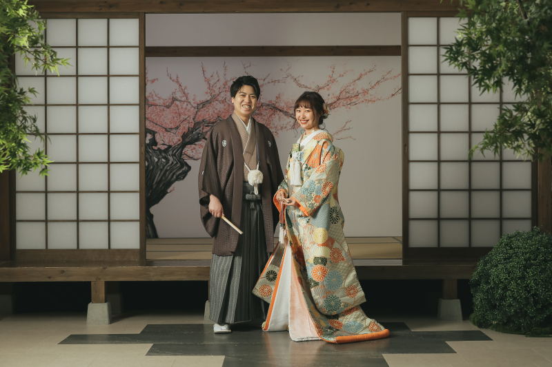 出発前に屋内庭園スタジオでカッチリとした写真を！