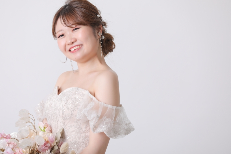 繊細な純白レースの細部までしっかり残そう