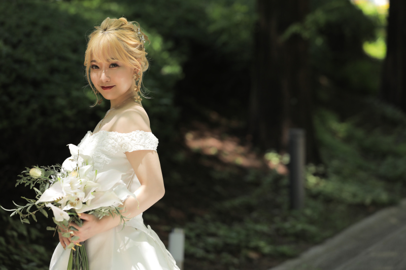 木漏れ日の中で