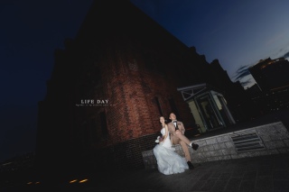 赤レンガで夕景と夜景