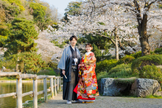 春の光が差し込む美しい三渓園